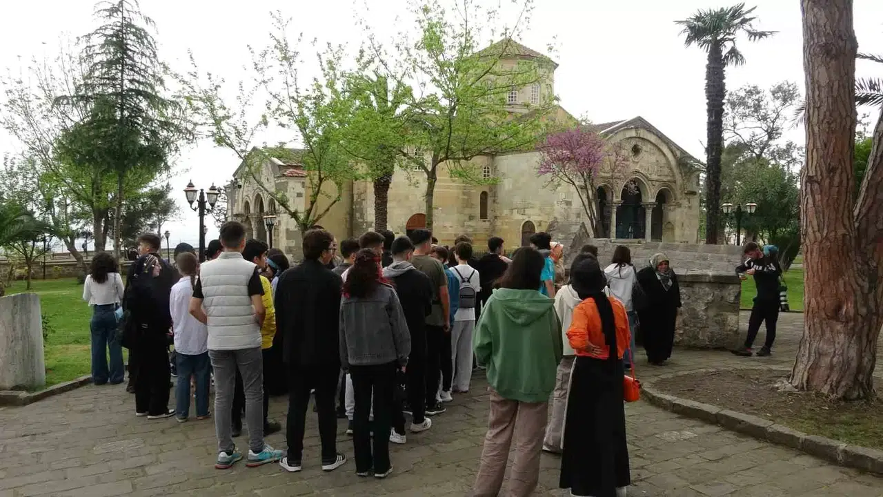 Trabzon’daki Ayasofya Camii’ne Ağır İlgi