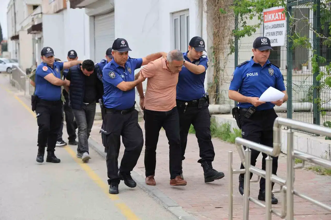 Uygulama Yapan Polise Silah Çeken Seyhan Belediyesi Paklık İşleri Müdürü Tutuklandı