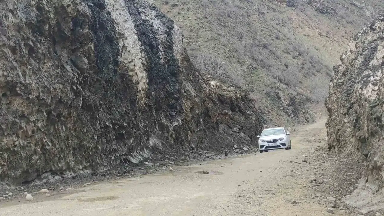 Van-Bahçesaray Karayolu 113 Gündür Kapalı