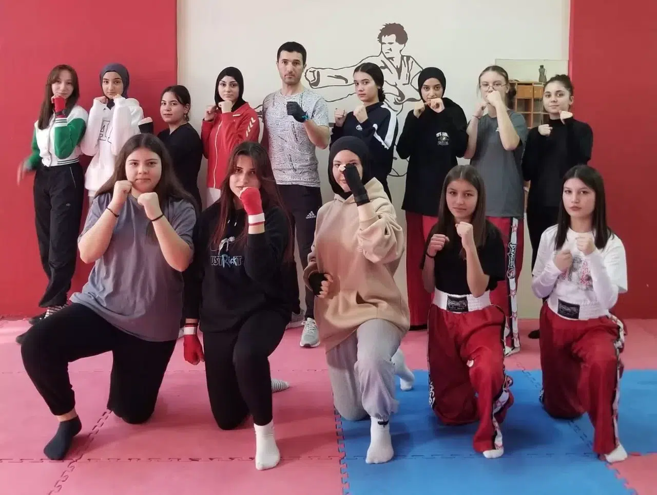 Sungurlu'da Kick Boks Şampiyonları Yetiştiriliyor