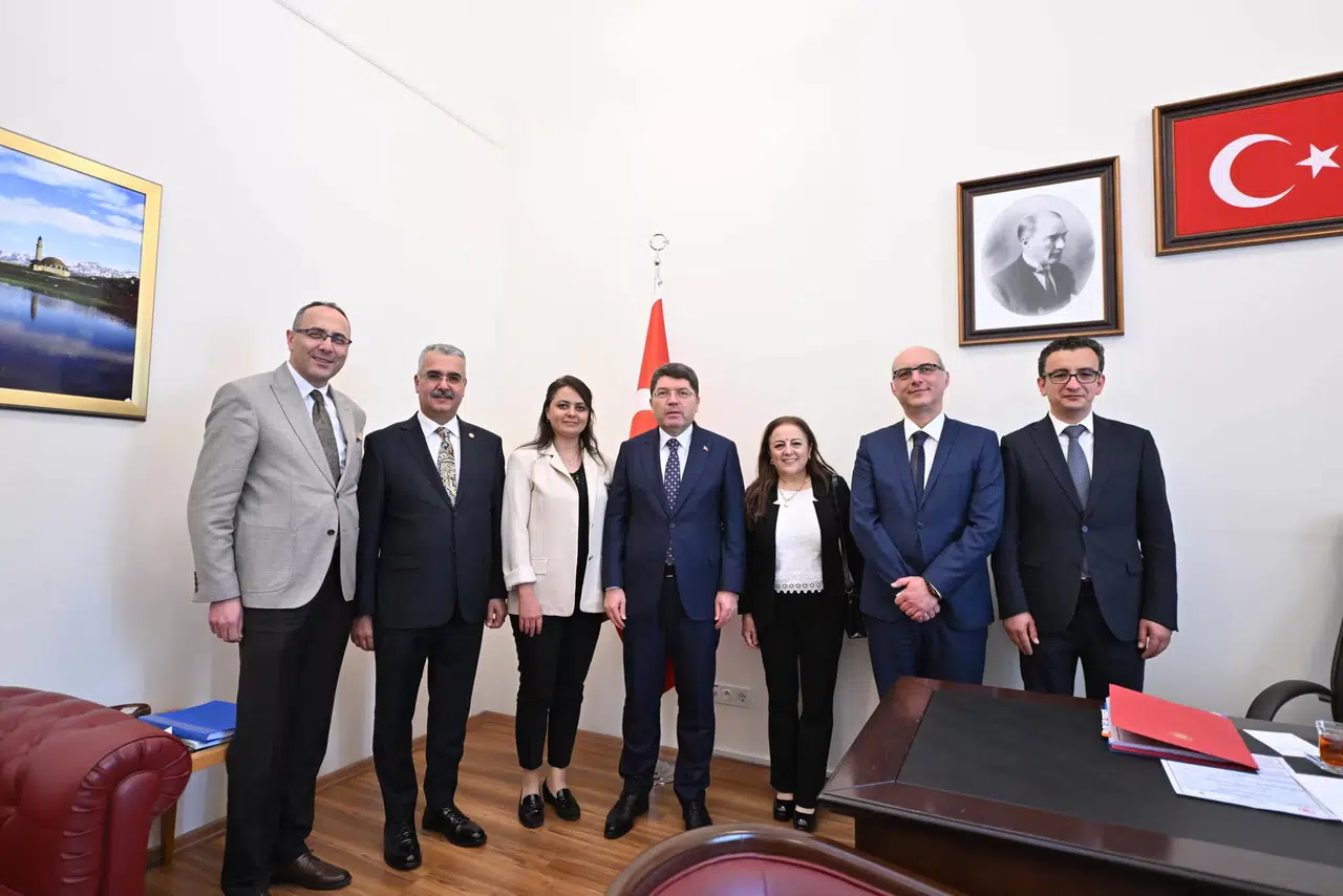 Ahlatcı Bakan ile Bir Araya Geldi