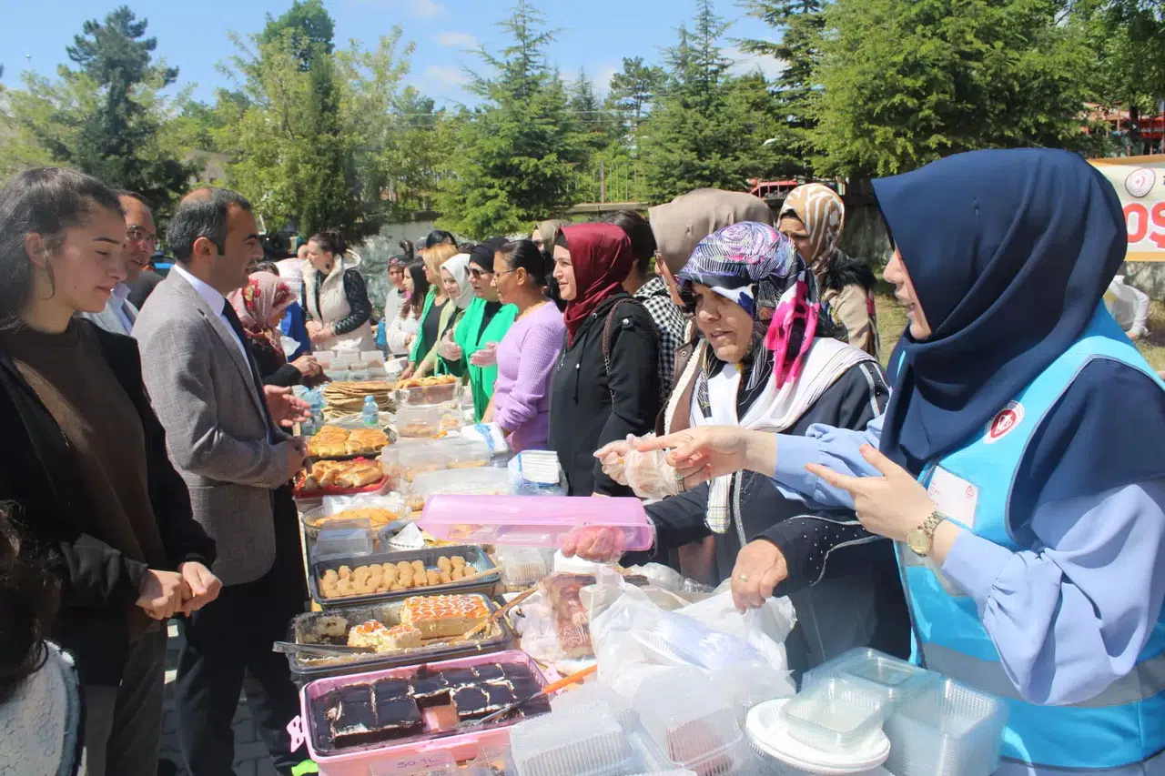 Filistin Yararına Kermes Düzenlendi