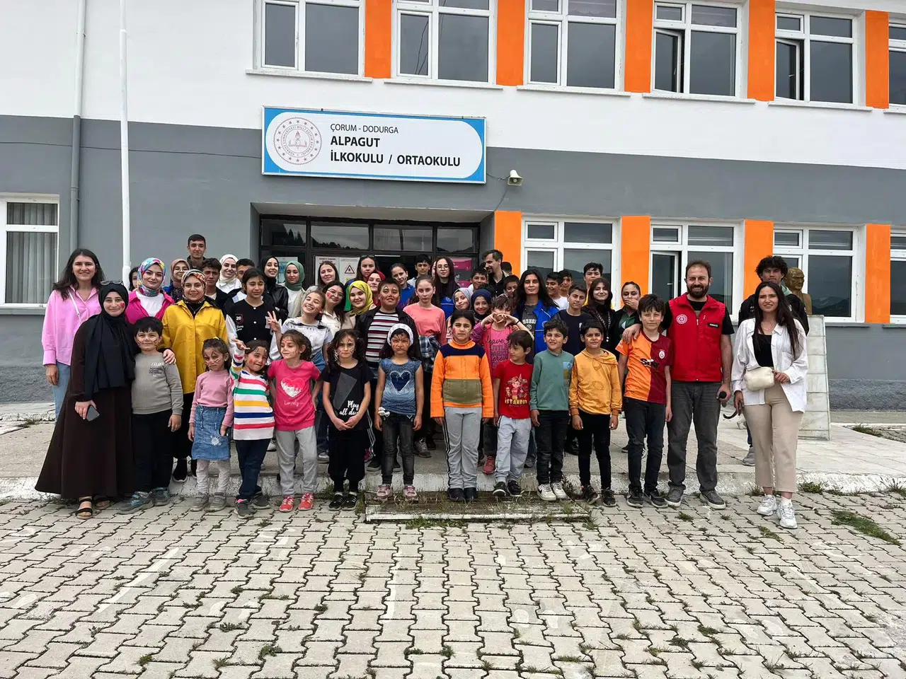 HİTÜ’lüler Öğrenciler İle Keyifli Zaman Geçirdi