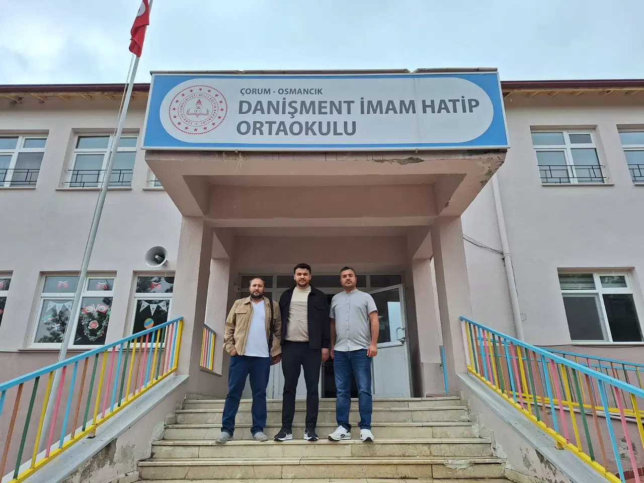 Hayırseverlerden Kütüphane Desteği