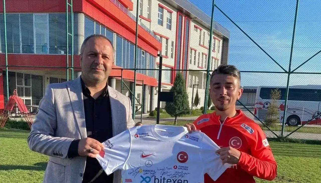 MHP ve Ülkü Ocaklarından Milli Takıma Ziyaret