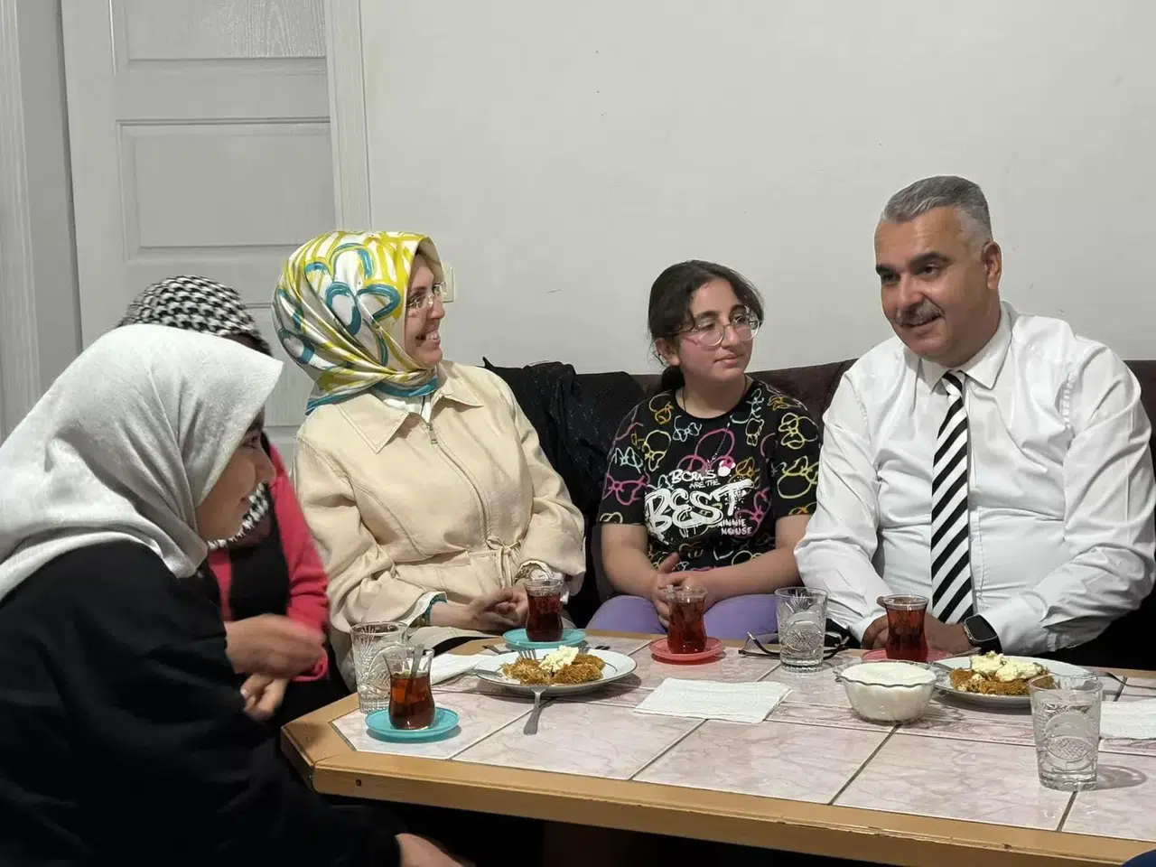 Milletvekili Ahlatcı’dan Ev Ziyaretleri