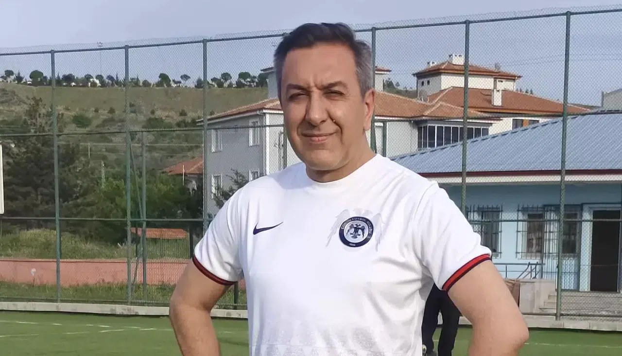 Muhsin Dere Gençler İle Futbol Oynadı