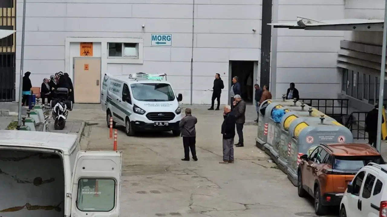 Traktörden Düşen Sürücü Yaralandı