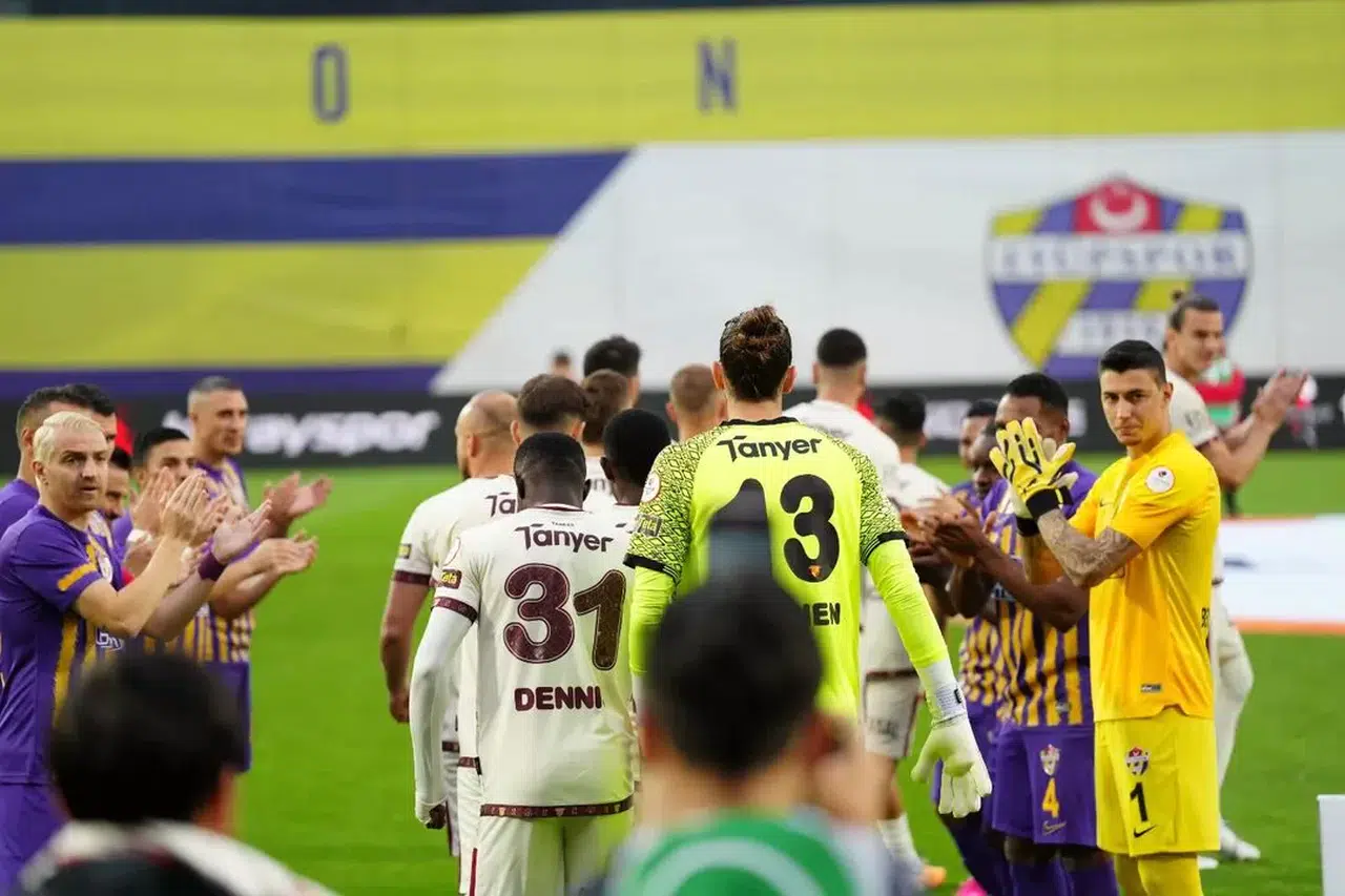 Trendyol 1. Lig’de Üst Lige Yükselen İki Takımdan Örnek Hareket