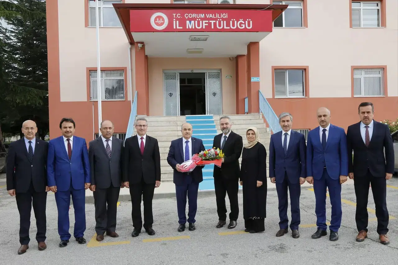 Validen Müftüye Ziyaret