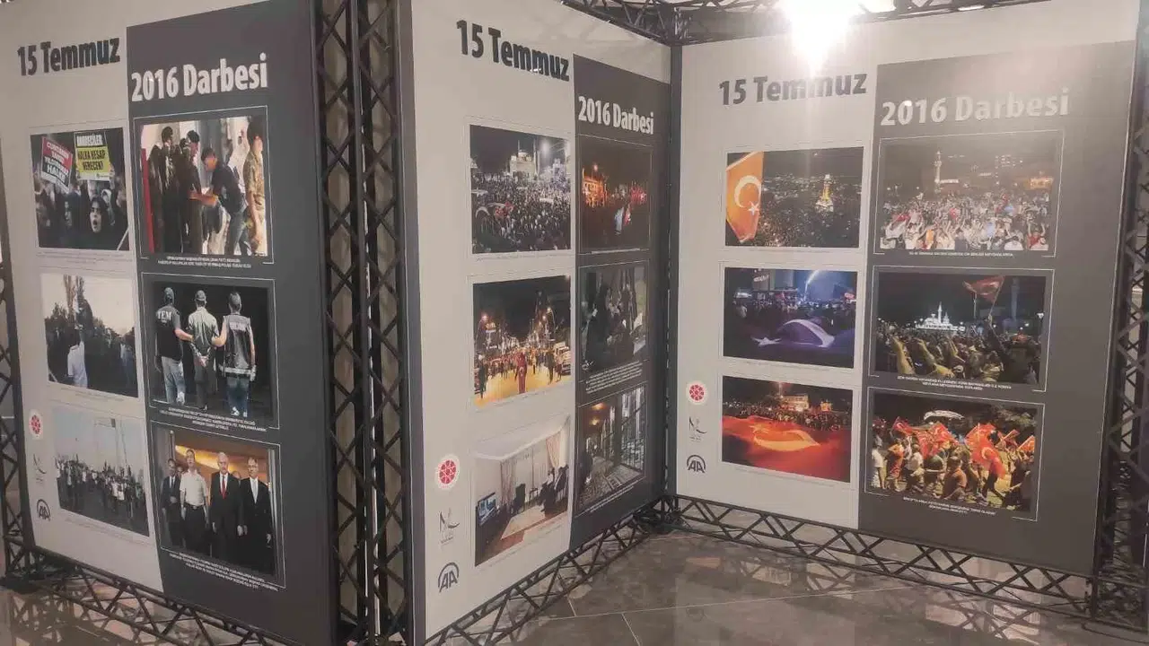 Ankara Sanat Galerisi ve Müzayedecilik Evi’nde "Türkiye’de Darbeler" Standı Açıldı