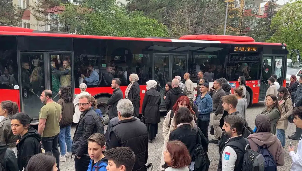 Ankara’da Sağanak Nedeniyle Birtakım Metro İstasyonları Hizmet Dışı Kaldı
