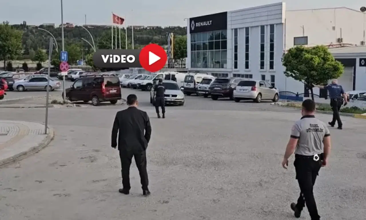 Baba, Silahıyla Oynarken Kızını Yaraladı