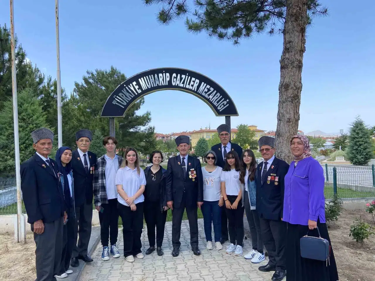 Babasının Silah Arkadaşlarını Görünce Gözyaşlarına Hakim Olamadı