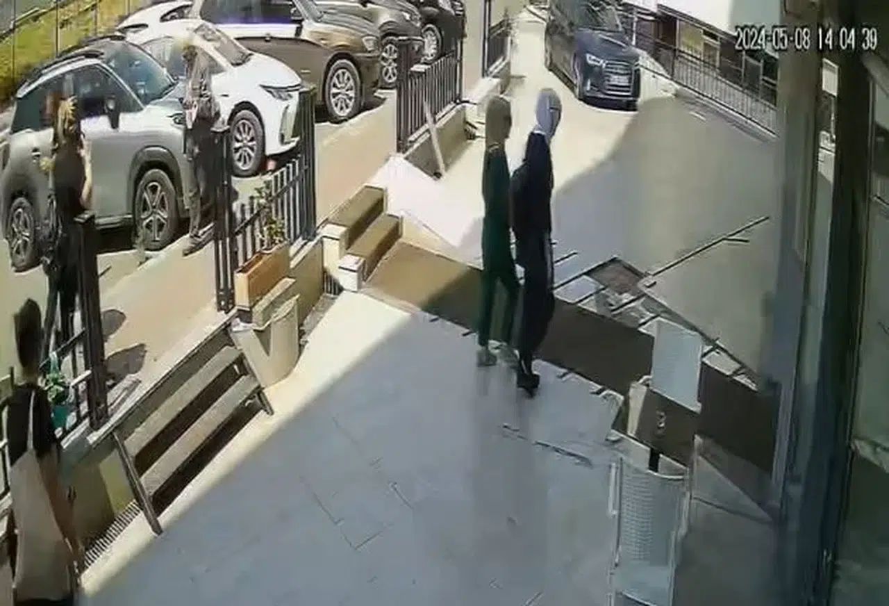 Bahçelievler’de 2 Bayan Hırsız Altın Dolu Kasayı Alıp Götürdü