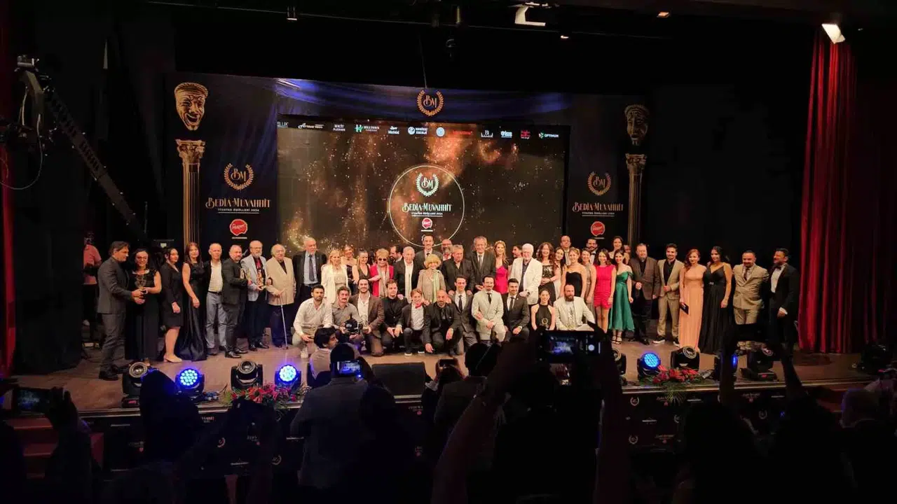 Bedia Muvahhit Tiyatro Mükafatları Sahiplerini Buldu
