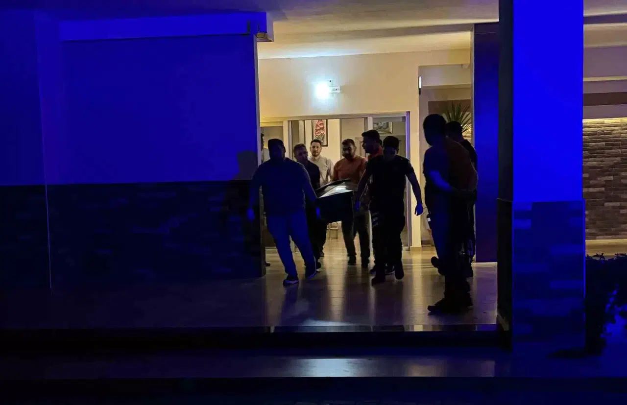 Boşanma Kademesindeki Eşini Öldürüp İntihar Etti