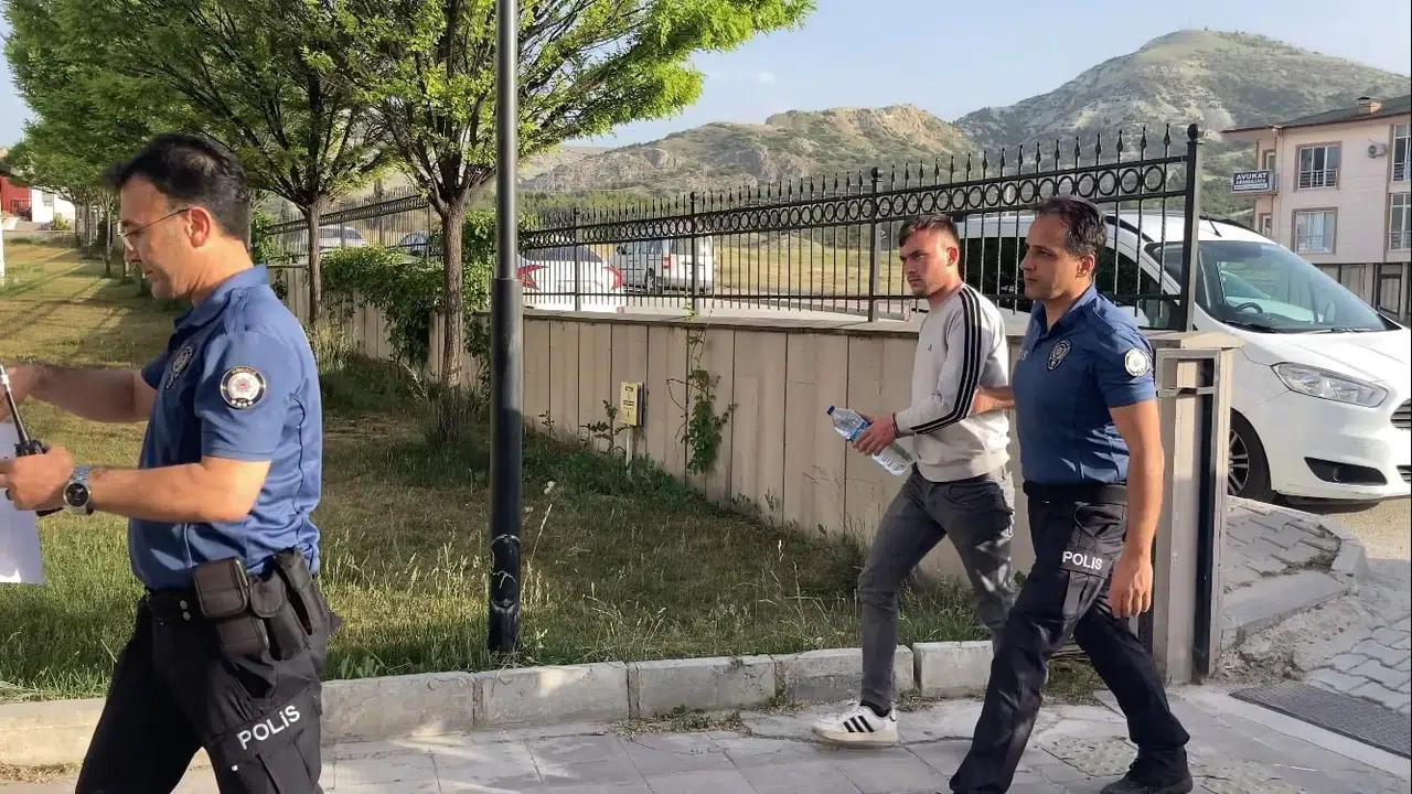 Burdur’da Yaşlı Adamı Gasp Edip Tartaklayan Kuşkulu Tutuklandı