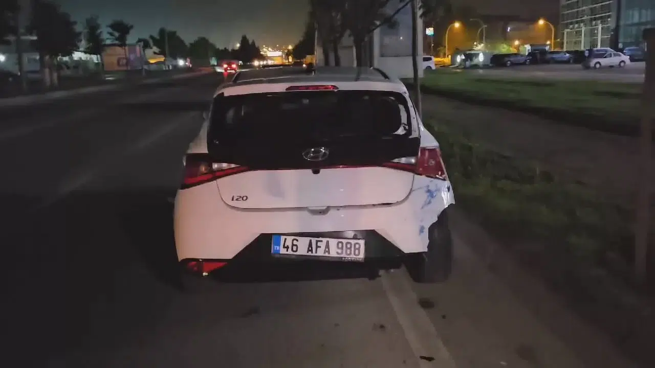Bursa’da Arabaya Çarpan Motosiklet Şoförü Yaralandı