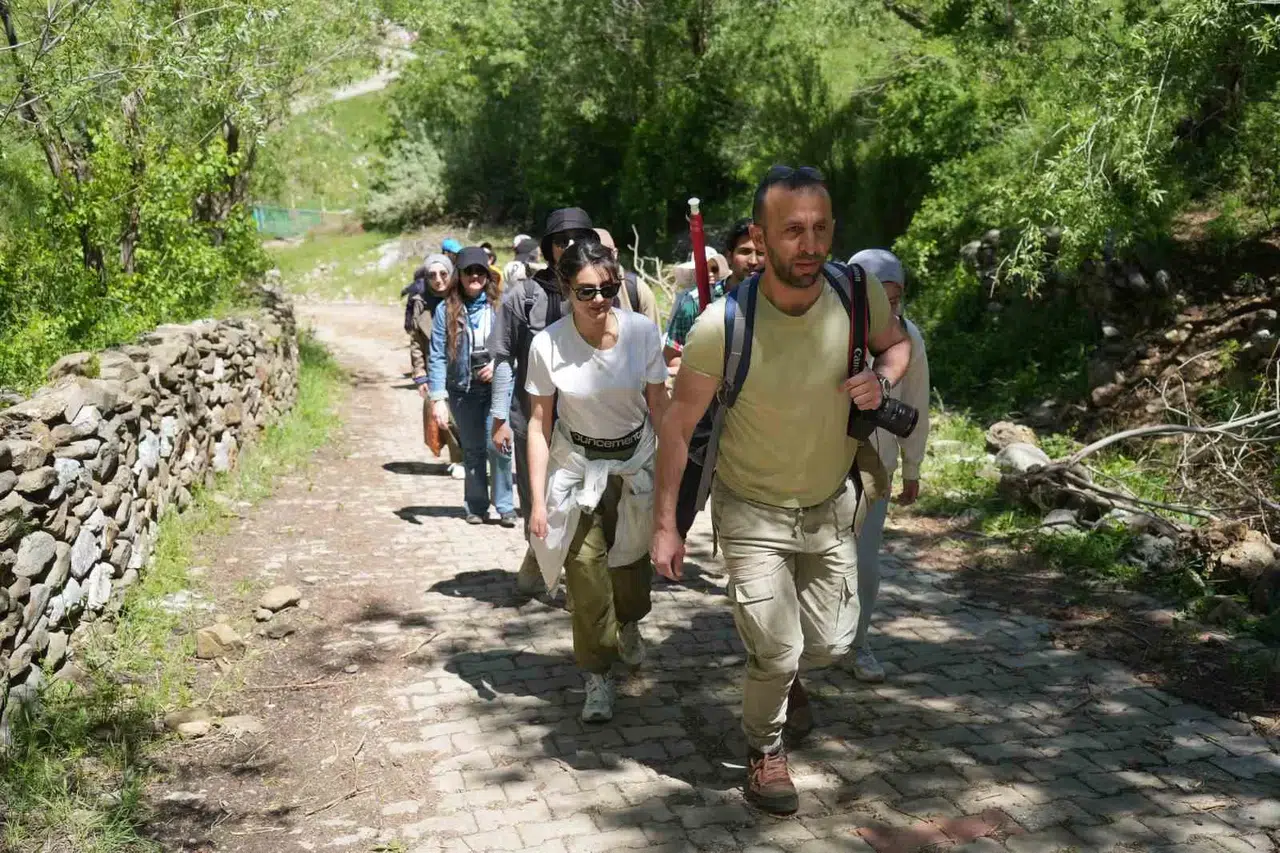 Doğaseverlerden Mehmetcan Bağları’na Tabiat Yürüyüşü