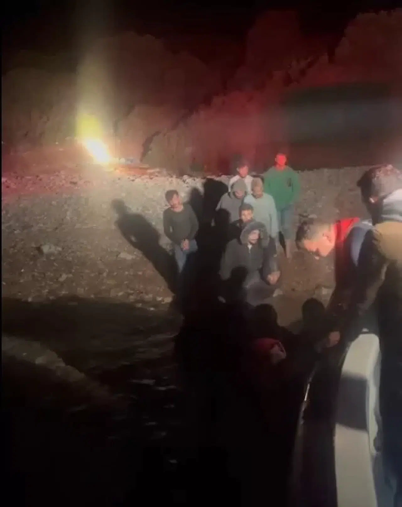 Ege’de Can Pazarı: Can Salında Sürüklenen 17 Göçmen Karaada’ya Sığındı