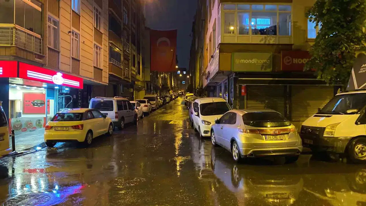 Esenler’de Cadde Ortasında Tekme Tokat Arbede: 1 Yaralı