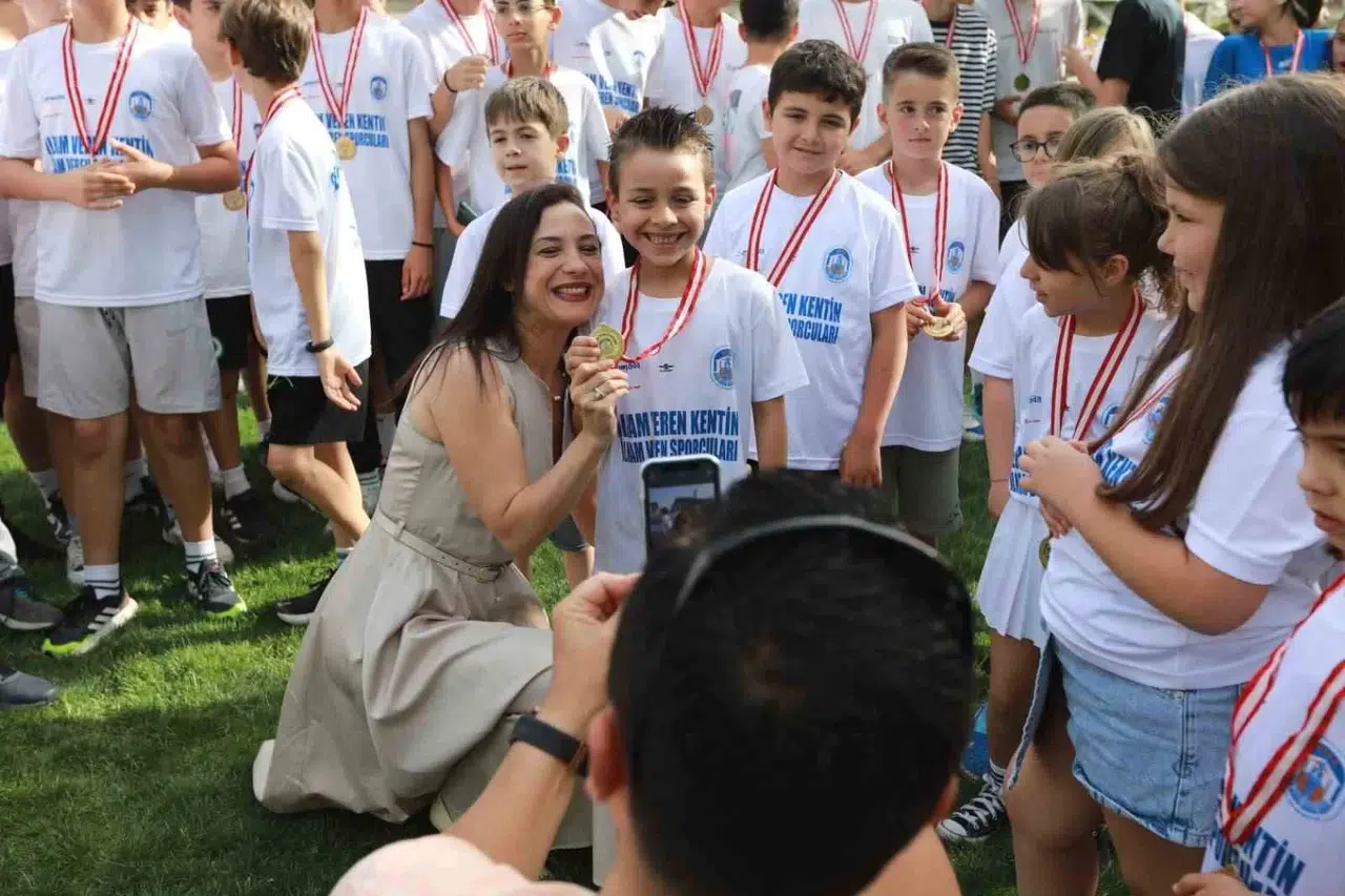 Filiz Lider, Başarılı Atletleri Tebrik Etti