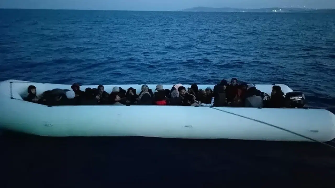 İzmir Açıklarında 34 Sistemsiz Göçmen Yakalandı