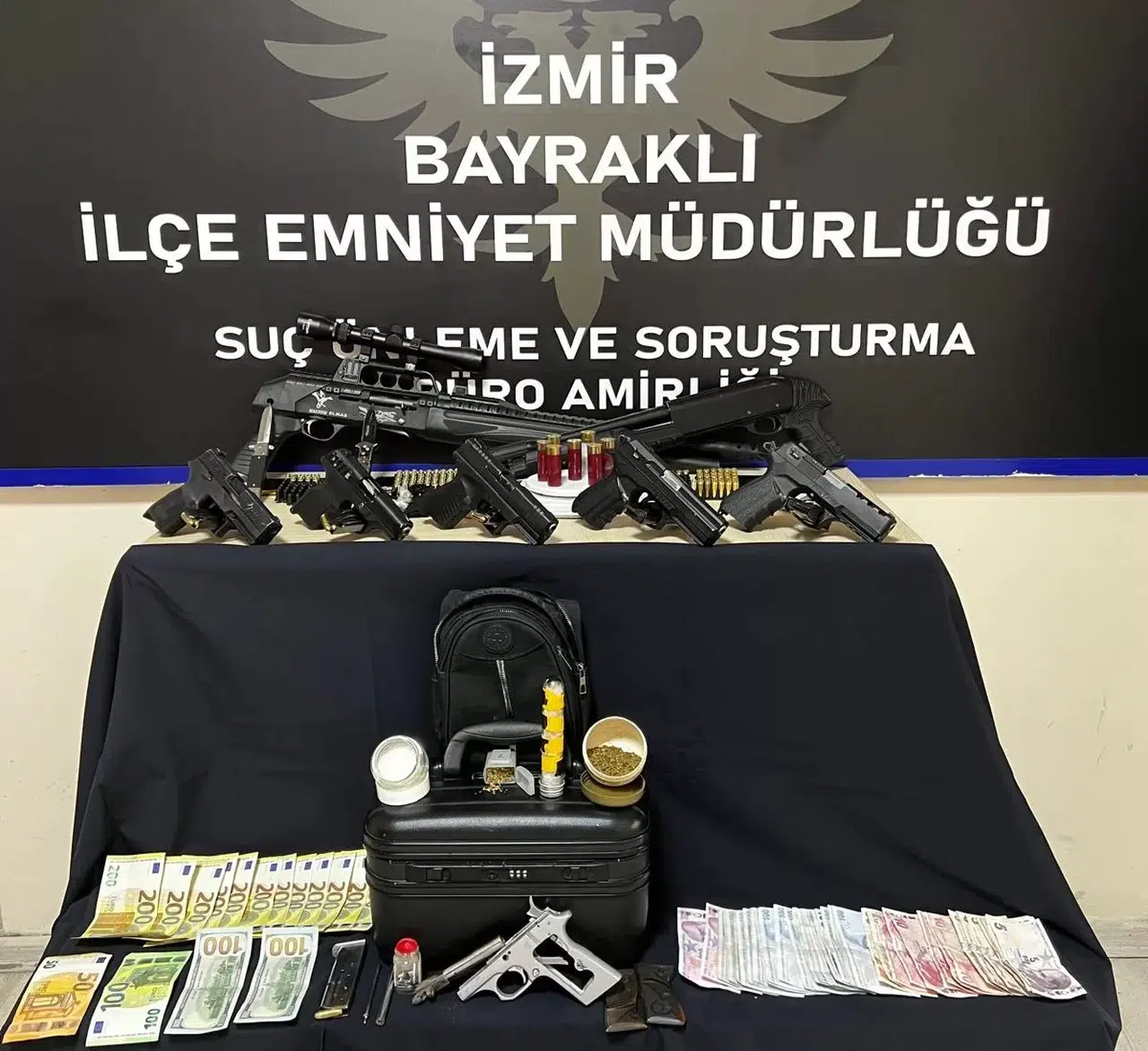 İzmir’de Zehir Tacirlerine Şafak Operasyonu