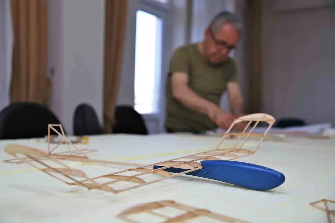Keçiören’de Huzurevi Sakinleri Model Uçak Üretimi Eğitimi Aldı
