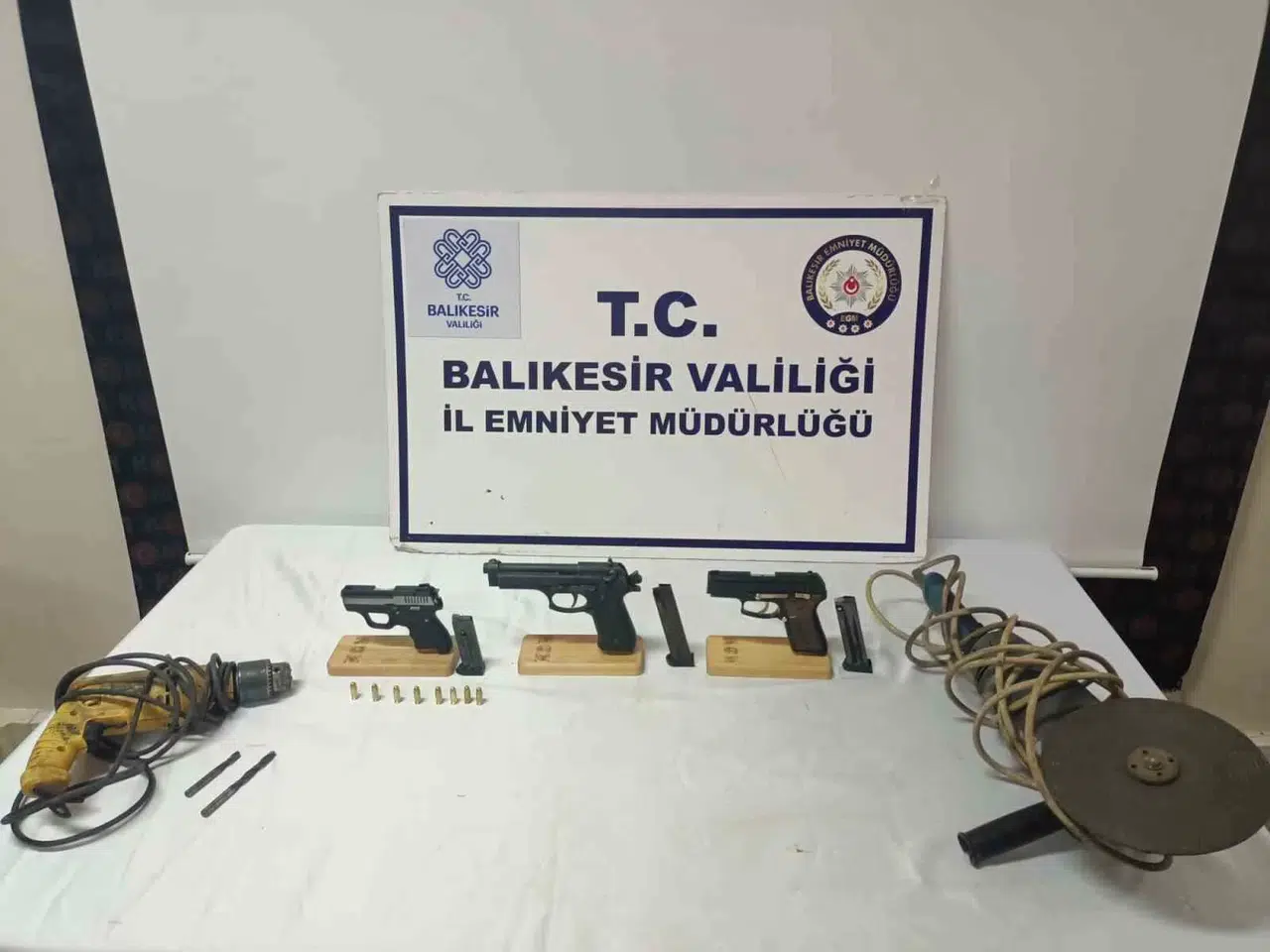 Kurusıkı Tabancaları Gerçek Silaha Dönüştüren Atölyeye Operasyon