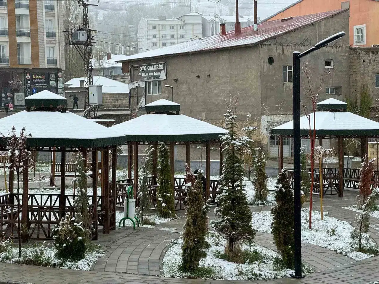 Mayıs Ayında Kar Esareti: Her Yer Beyaza Büründü