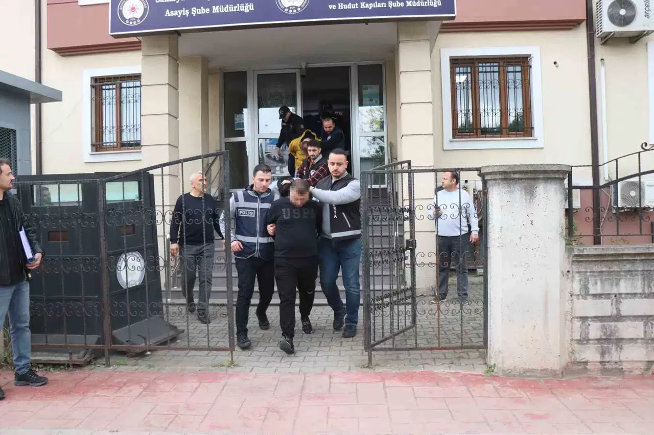 Öldürüp Gömmüşlerdi, Adliyeye Sevk Edilen Şüphelilerden 2’si Tutuklandı, 6’sı Özgür Kaldı