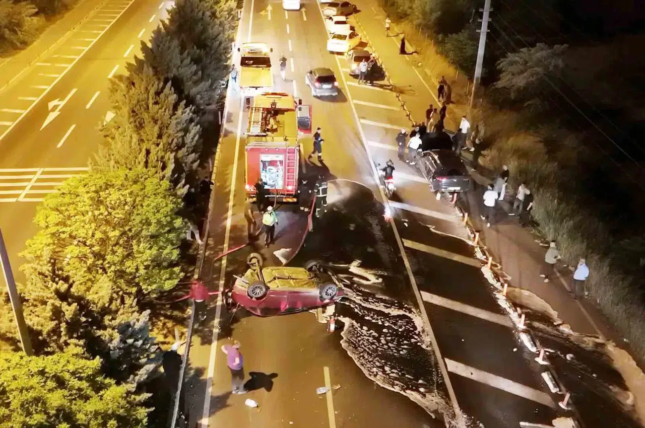 Önündeki Araca Arttan Çarptı, Yarasını Unutup Basına Bağırdı