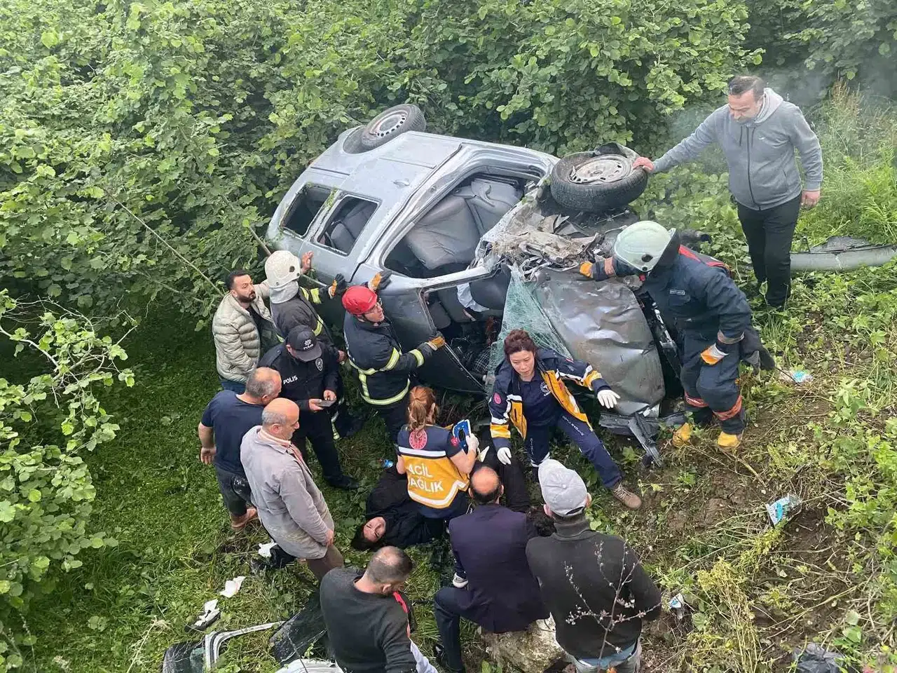 Ordu’da Denetimden Çıkan Araç Bahçeye Uçtu: 5 Yaralı