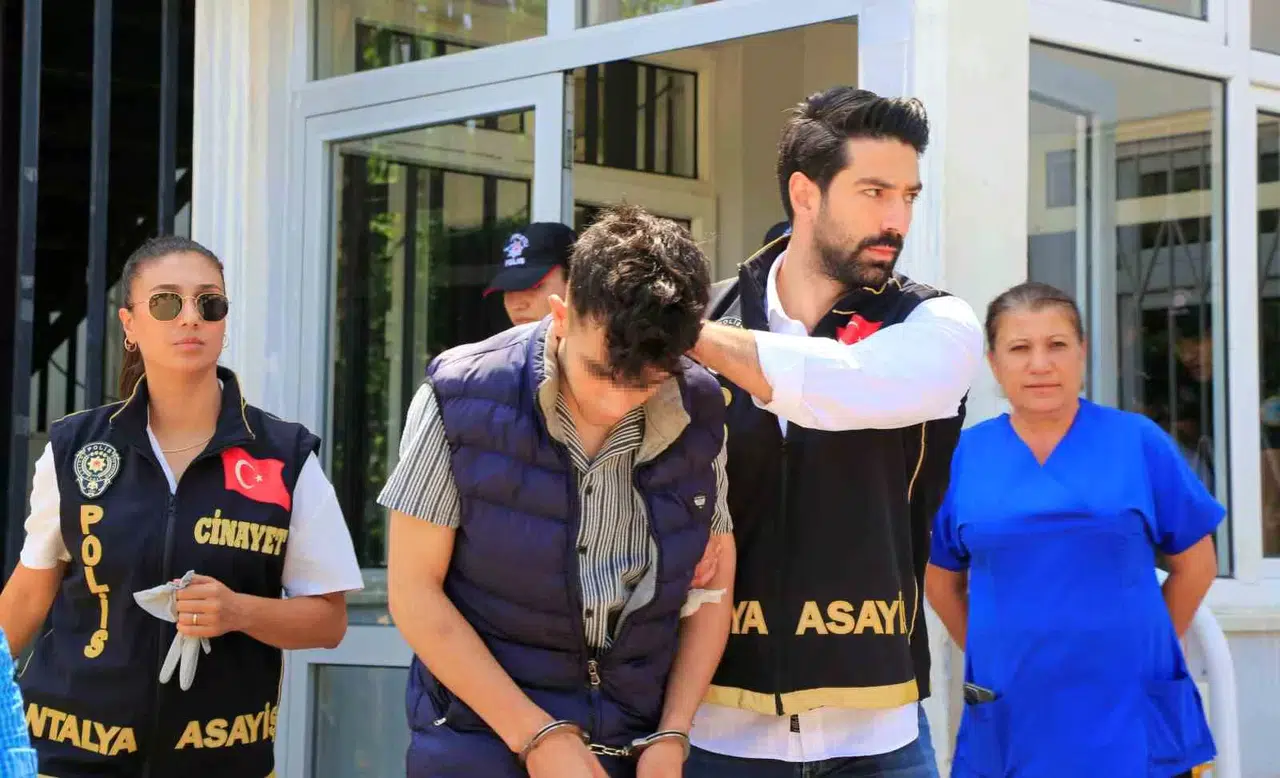 Sevgilisine Tokat Atan Arkadaşını Öldürdü, "Ona Tokat Atıp Silahı Doğrultunca Dayanamadım" Dedi
