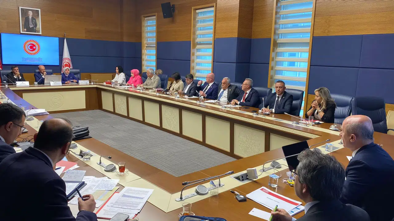 Çorum’daki Tıp Öğrencilerinin Sorunlarını YÖK Başkanı’na Aktardı