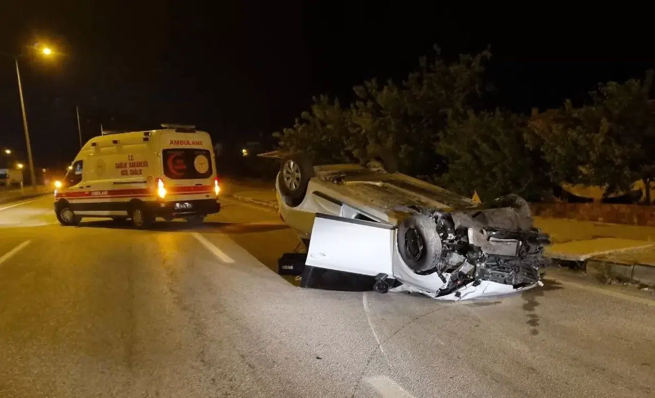 Taksi İle Otomobil Çarpıştı: 6 Yaralı