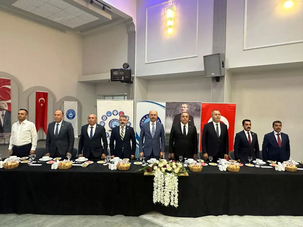 Türk Eğitim-Sen Yetki Zaferini Kutladı