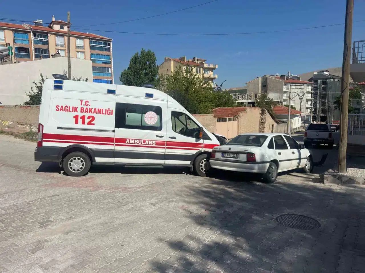 Ambulansın Karıştığı Kazada 2 Sıhhat Vazifelisi Yaralandı