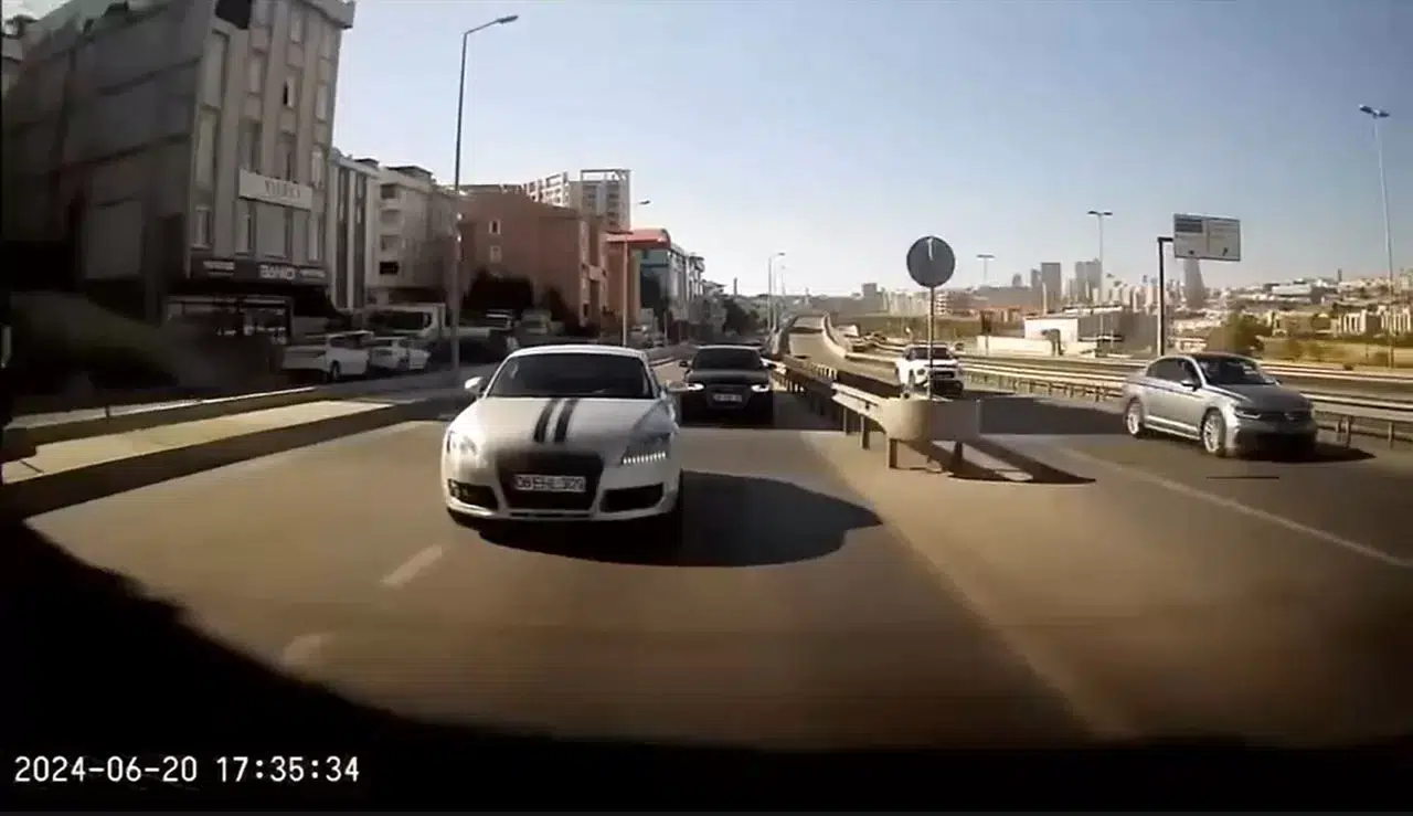 Beylikdüzü’nde Makas Atarak Trafiği Tehlikeye Sokan Şoföre 7 Bin 129 Lira Para Cezası