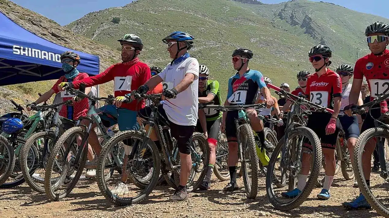 Çukurca ’5. Fotosafari ve Tabiat Sporları Festivali’ Coşkuyla Devam Ediyor