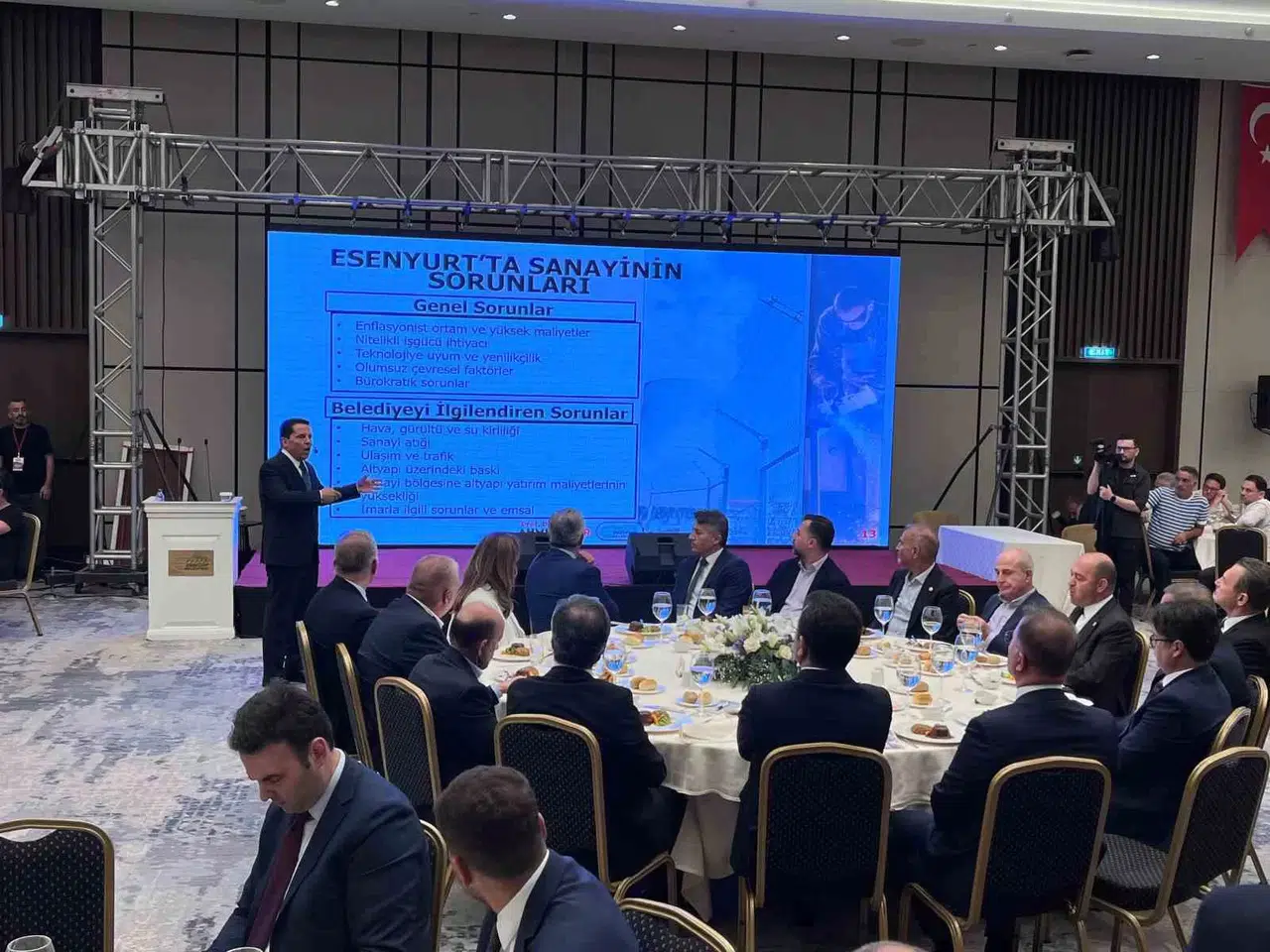 Esenyurt’ta İş İnsanları ve Endüstriciler “Ortak Akıl Zirvesi”Nde Buluştu