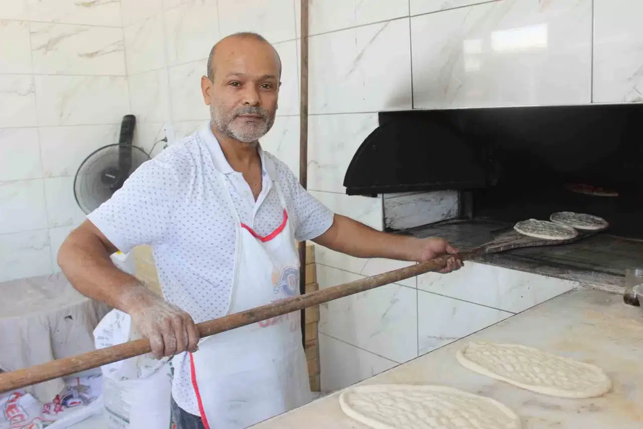 Kavurucu Sıcakta Ocak Başında Şiddetli Mesai Yapan Fırıncı, 800 TL Yevmiye Alıyor