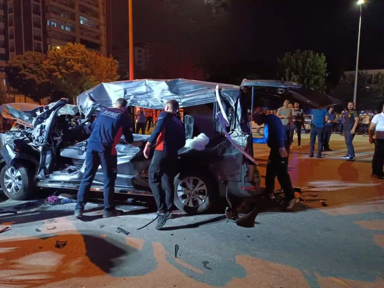Muş’ta Trafik Kazası: 2 Meyyit, 3 Yaralı