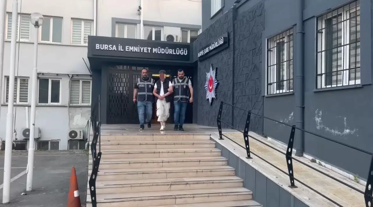 (Özel) ’Silahlı Yağma’ Hatasından 25 Yıl Mahpus Cezasıyla Aranıyordu, Kıskıvrak Yakalandı