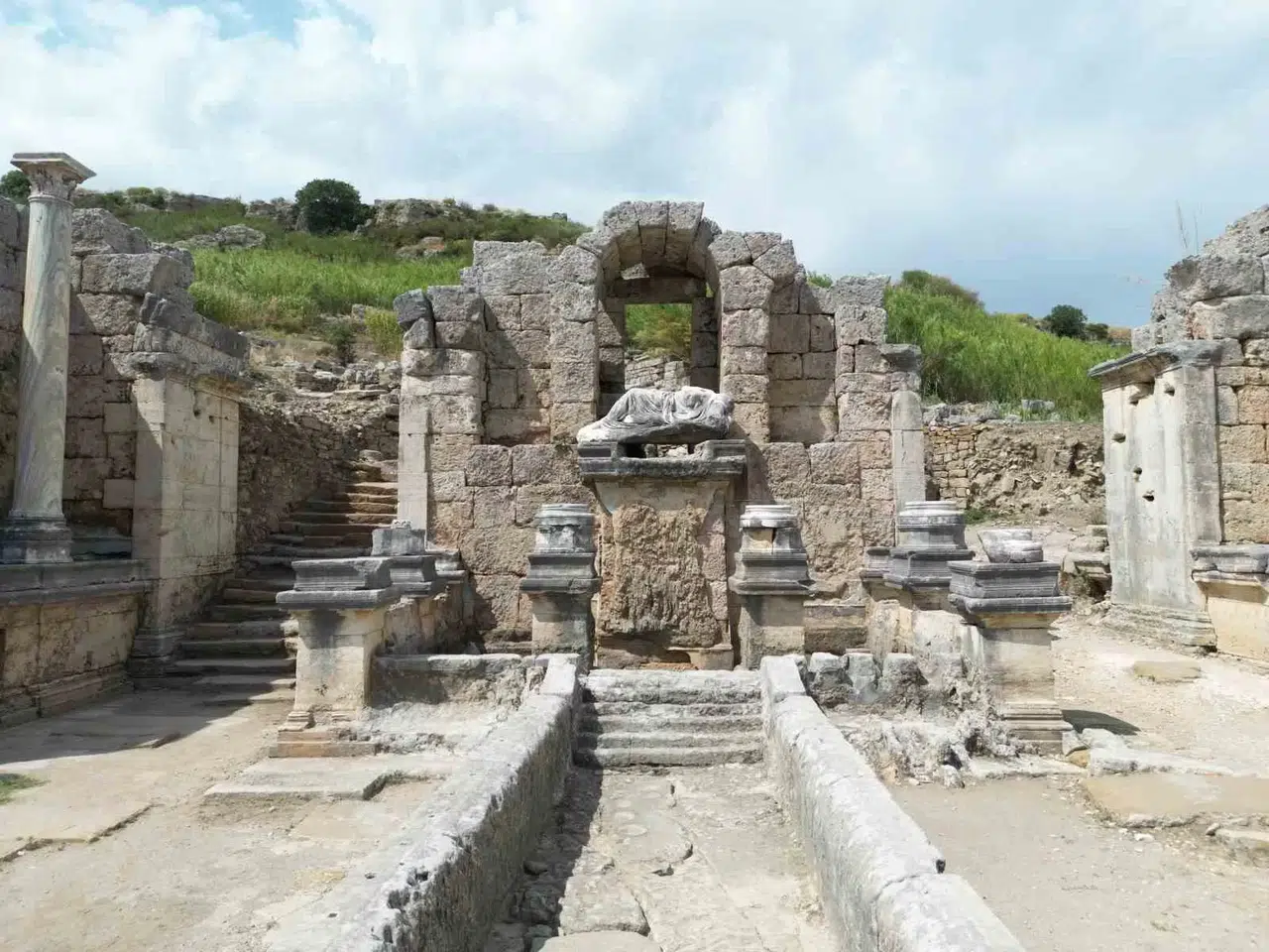 Perge’deki Kestros Çeşmesi, 1800 Yıl Ortadan Sonra Suyla Buluşacak