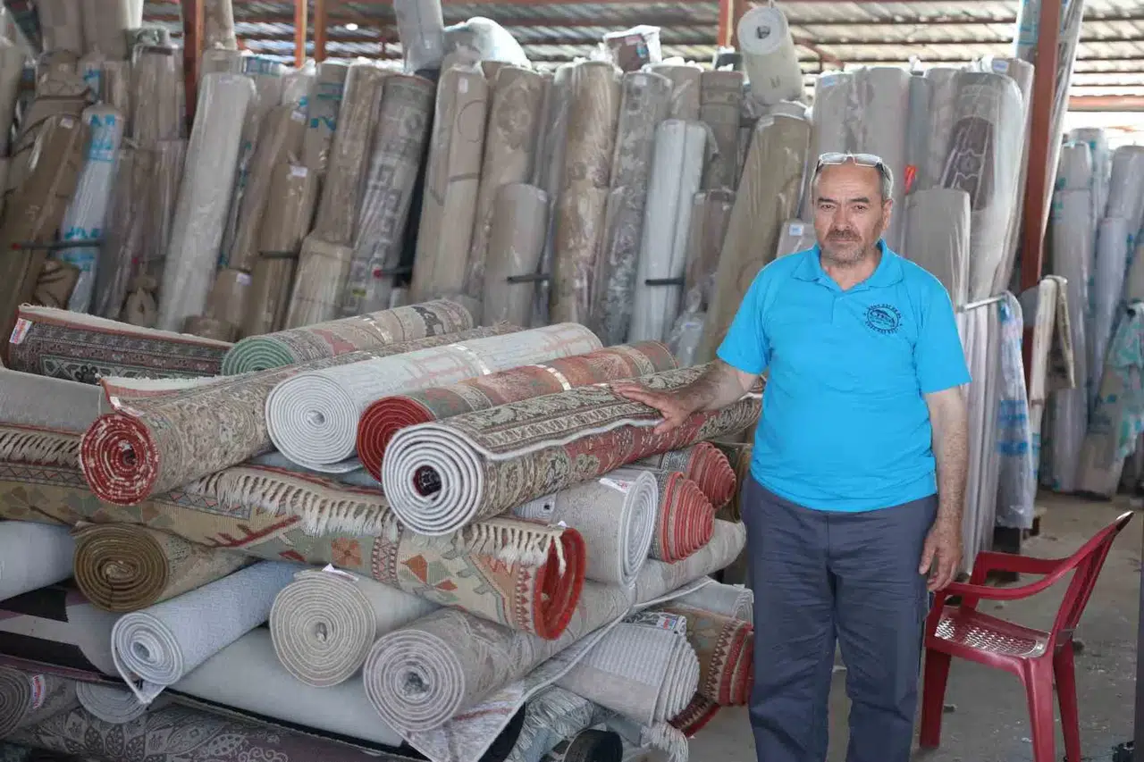 Sarsıntı Öncesi Yıkamacıya Bırakılan Halılar Sahipsiz Kaldı