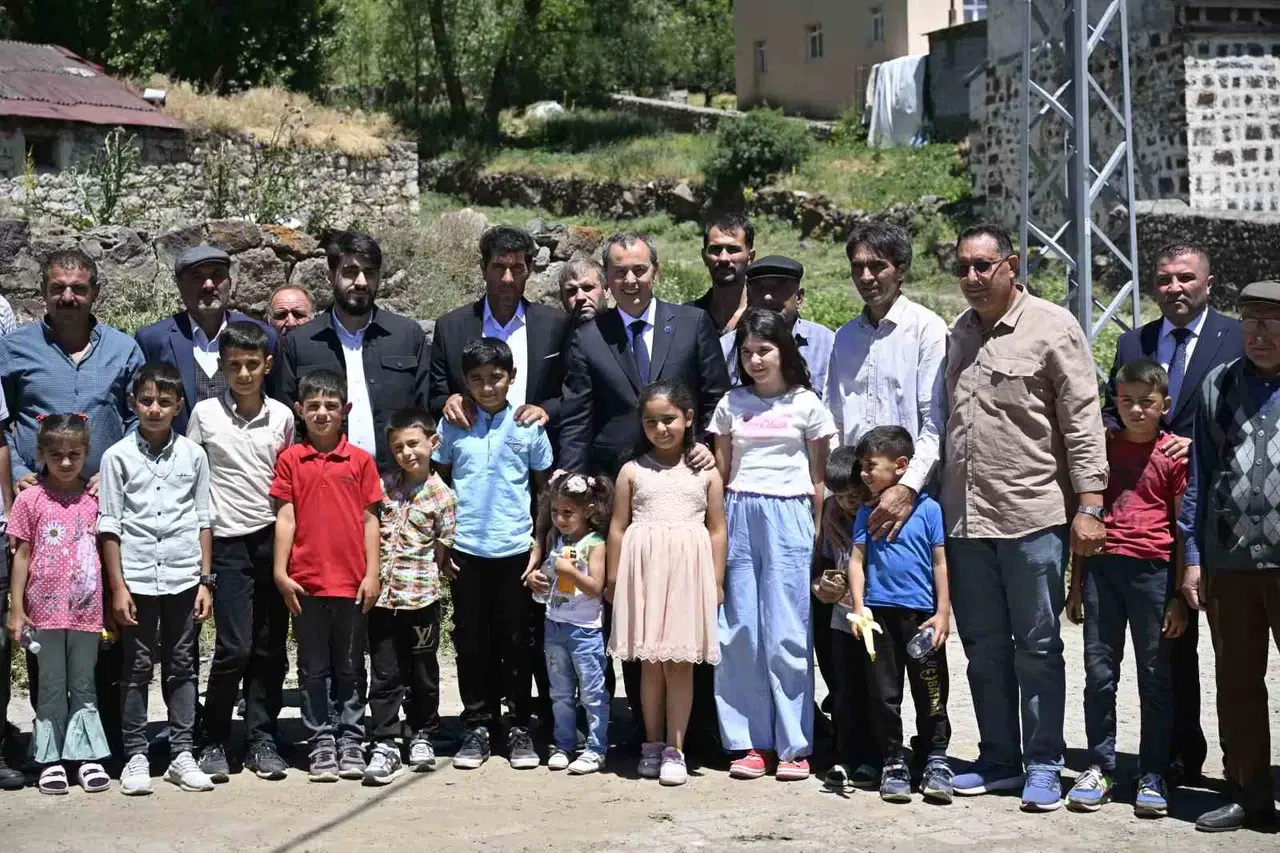 ’100 Köye İnternet’ Projesiyle İnternete Erişimi Elverişsiz Köylere Uydu İnternet Kontağı Sağlanıyor