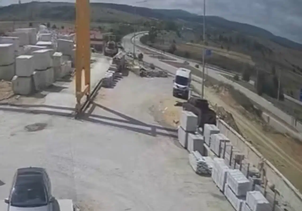 12 Kişinin Yaralandığı Kaza Kamerada